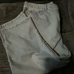 Gloria Vanderbilt Pinstriped Capri